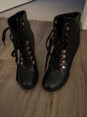 Women’s Black Lace-Up Ankle Boots with Gold Eyelets
